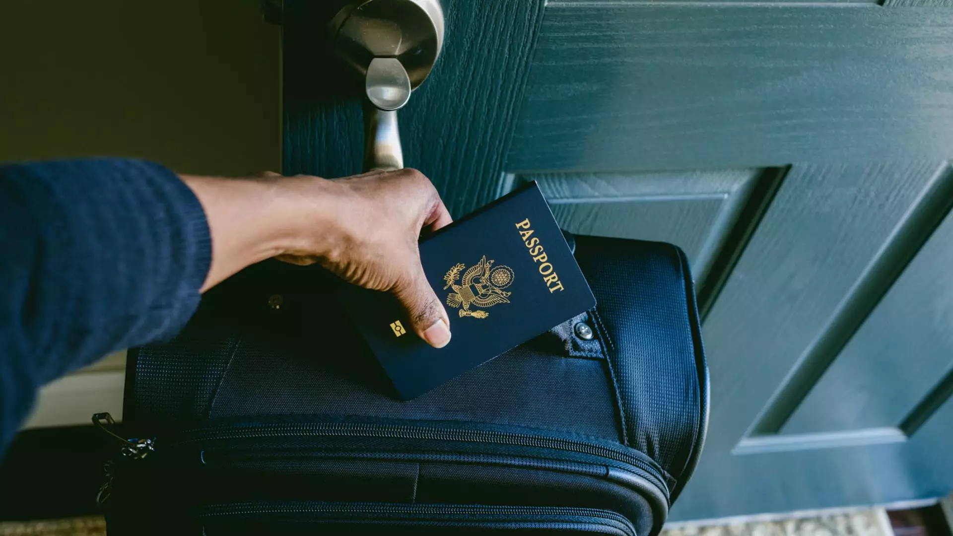 The Federal Government May Revoke Your Passport If You Ignore a Big Tax Bill