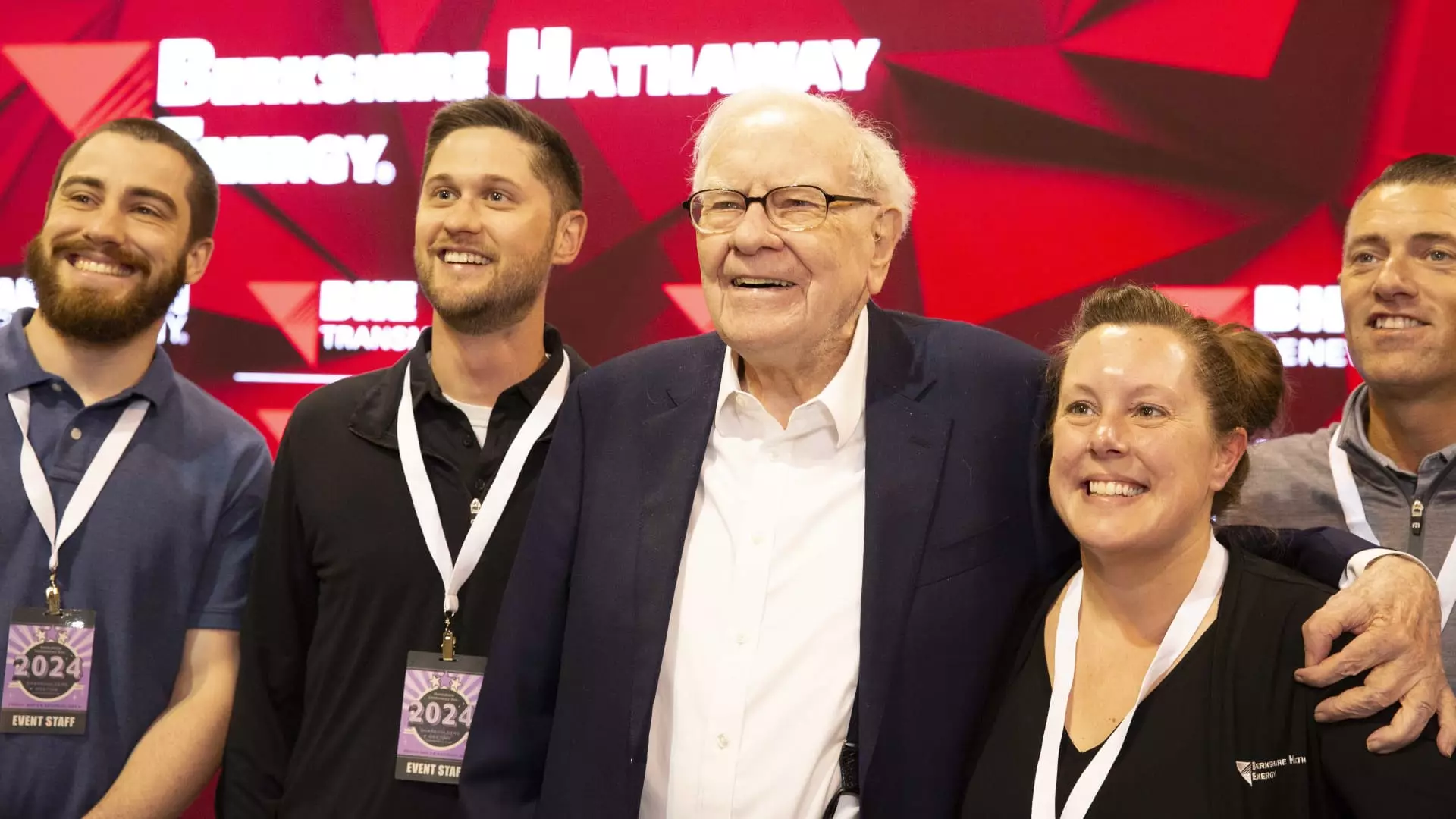 The Challenge of Berkshire Hathaway’s Growing Cash Pile