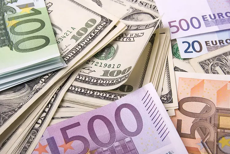 Market Insights: Analyzing the EUR/USD Trends Amid ECB Expectations