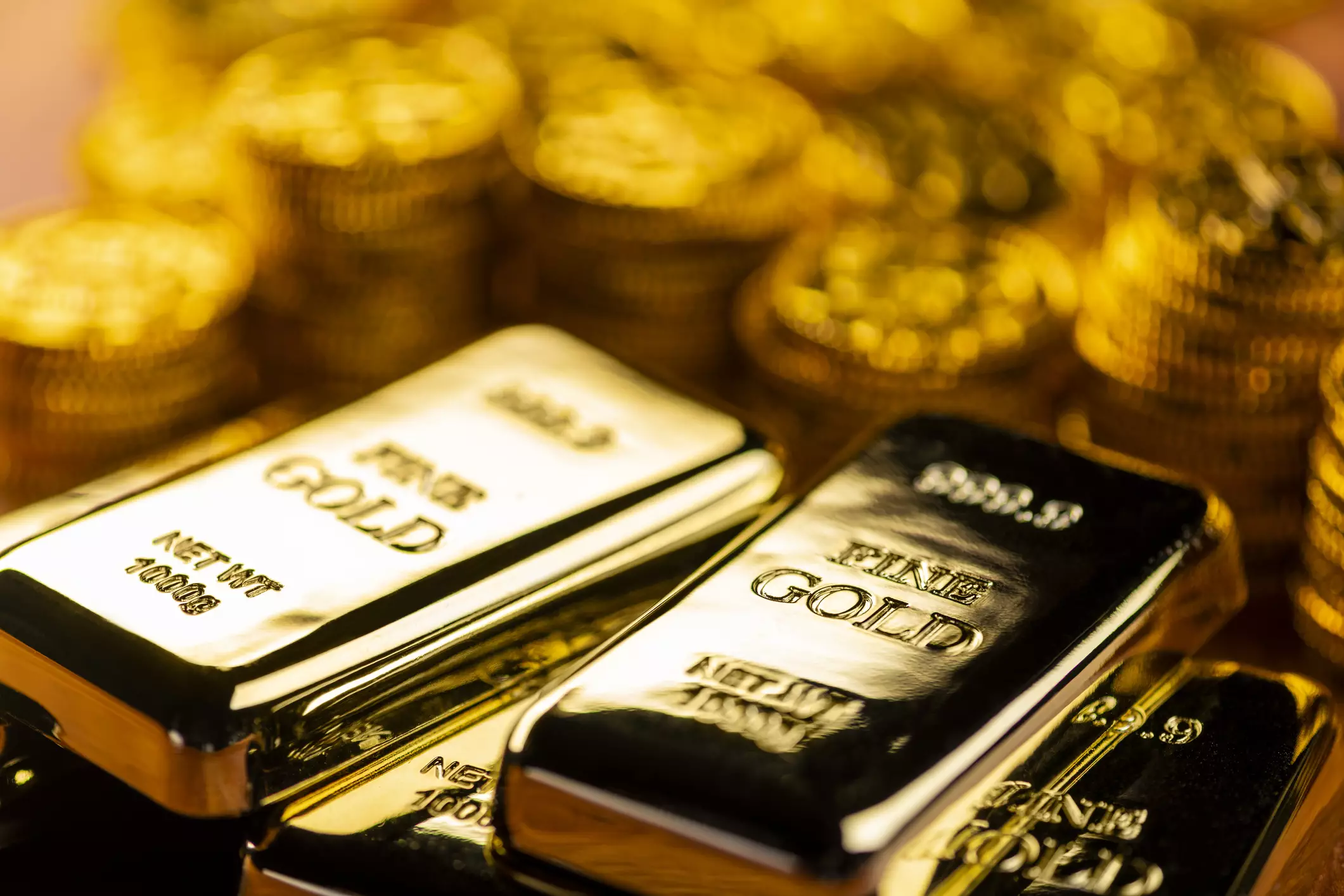 Analyzing the Surge: Gold’s New Heights Amid Economic Uncertainty