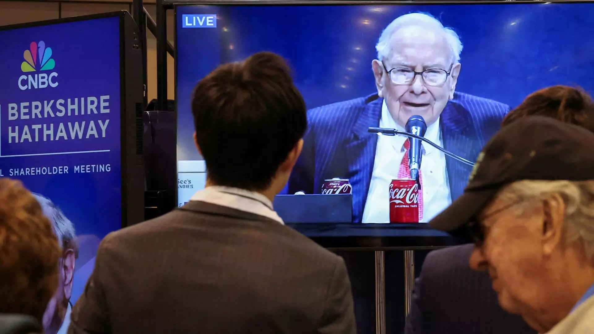 Transition of Excellence: Navigating Berkshire Hathaway’s Future Beyond Buffett