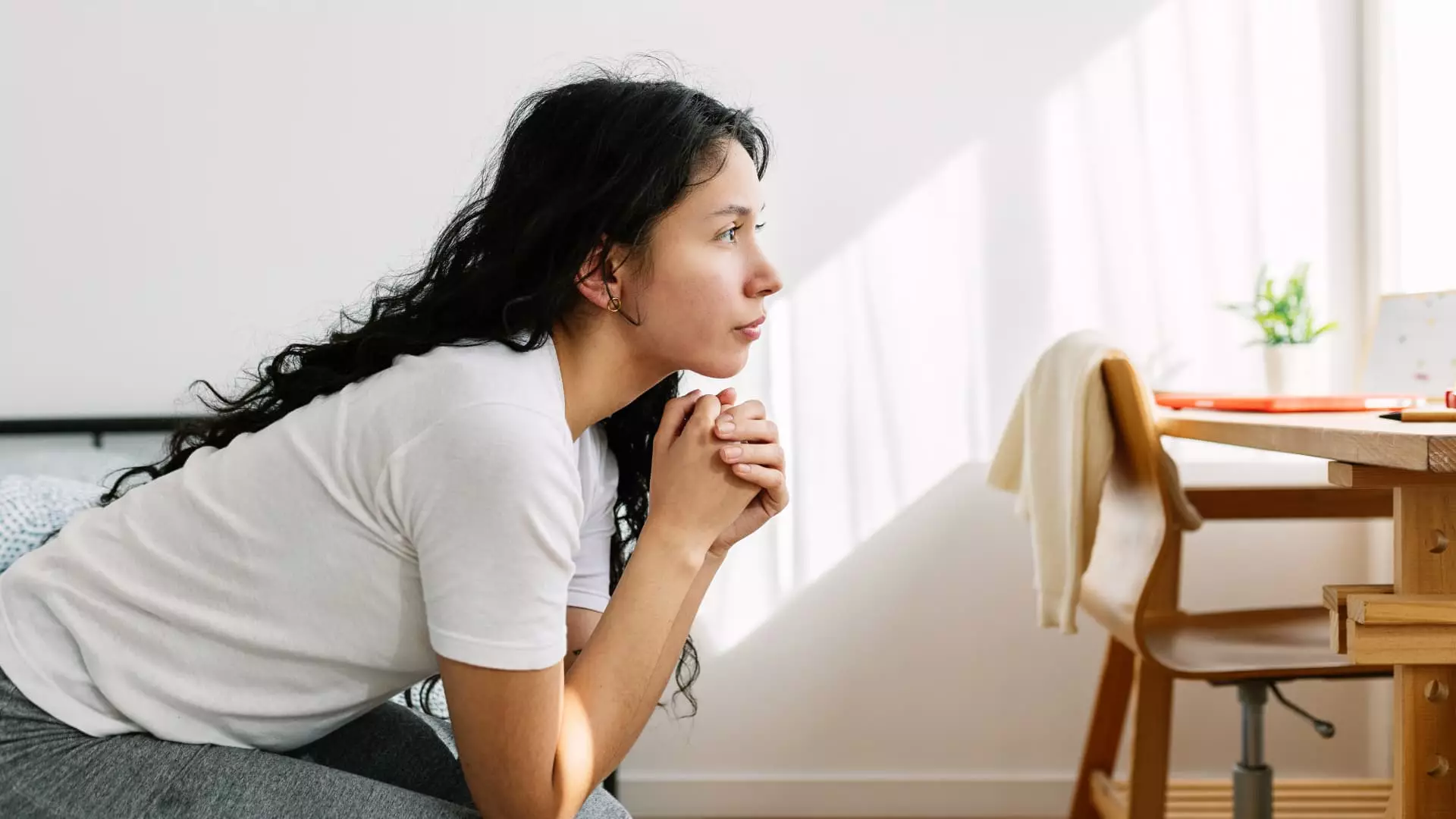 Empowering Generation Z: Redefining Financial Futures Amidst Economic Uncertainty