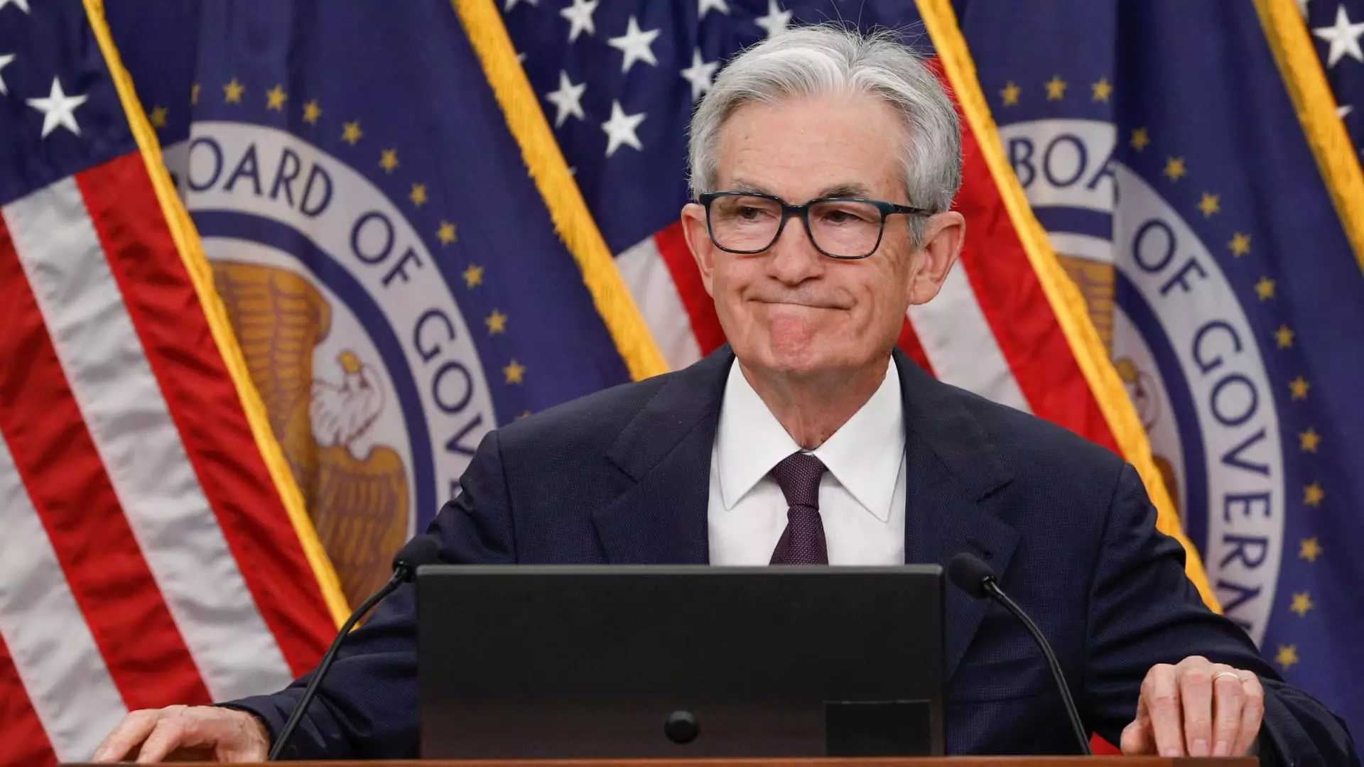 Rate Cuts: The Tightrope Walk of Jerome Powell and the Federal Reserve